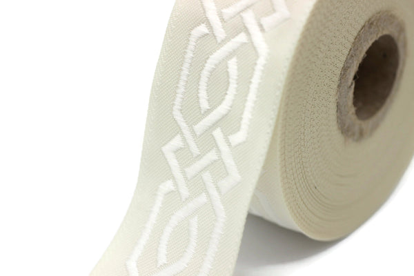 35 mm White Celtic Claddagh 1.37 (inch) | Celtic Ribbon | Embroidered Woven Ribbon | Jacquard Ribbon | 35mm Wide | 35272