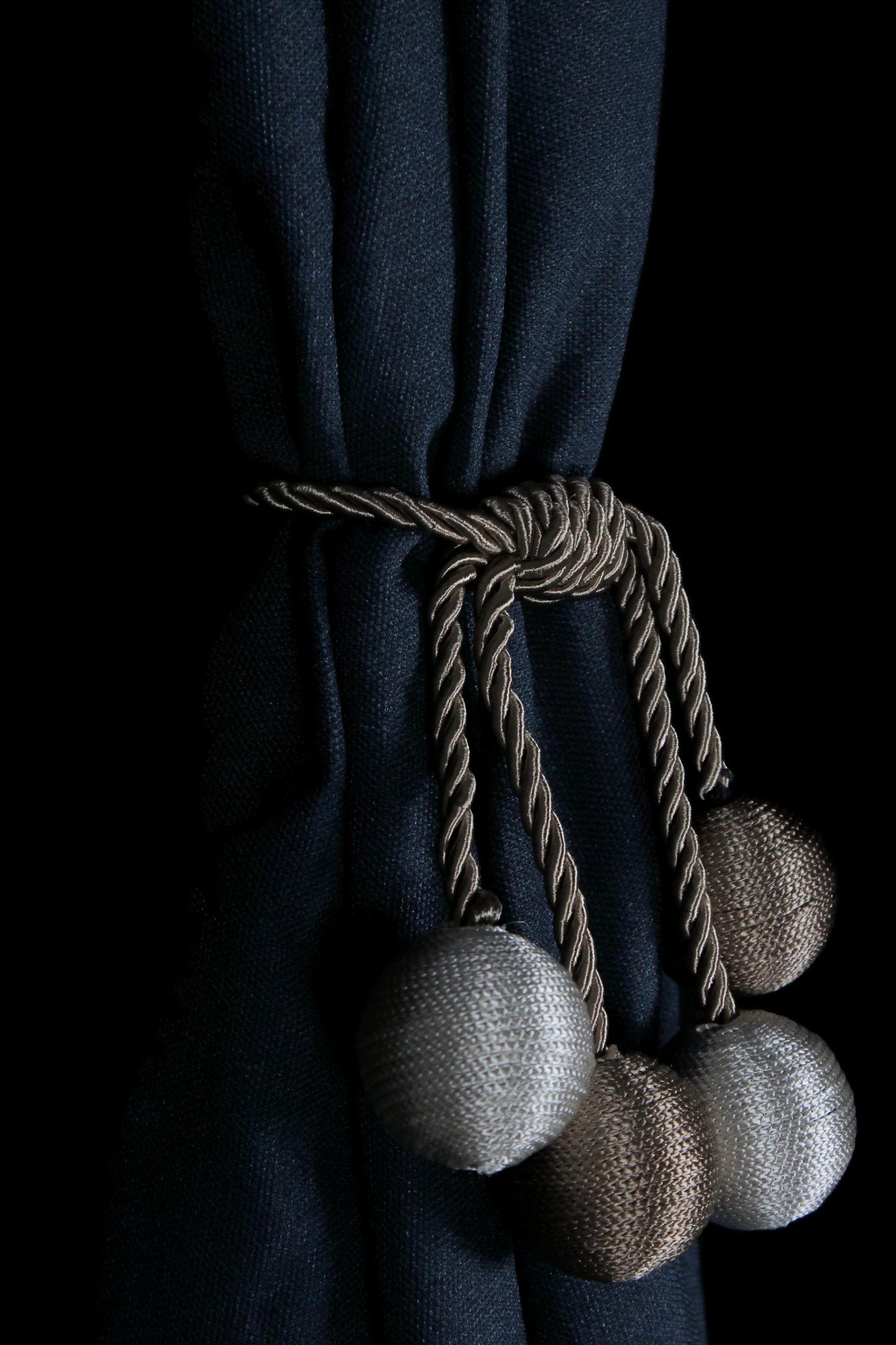 Holdback for curtain, rustic tie curtains, rope tie back, curtain tie, White and Milky Coffe curtain treatment, curtain holder, Tiebacks