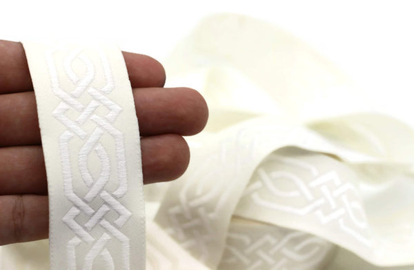 35 mm White Celtic Claddagh 1.37 (inch) | Celtic Ribbon | Embroidered Woven Ribbon | Jacquard Ribbon | 35mm Wide | 35272